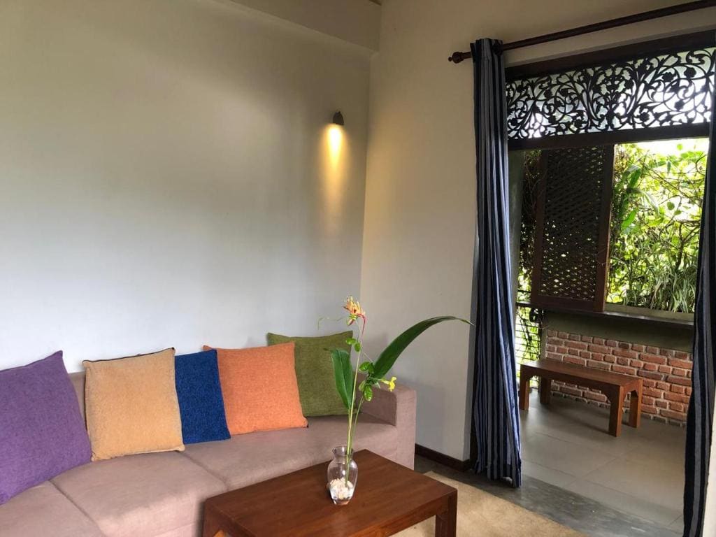 Deluxe Two-Bedroom Apartment with Garden View room - Image 1