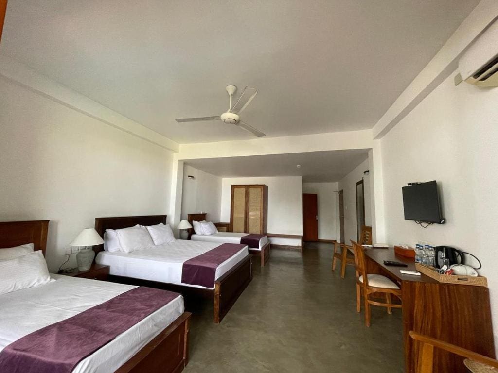 Family Room with Sea View room - Image 3