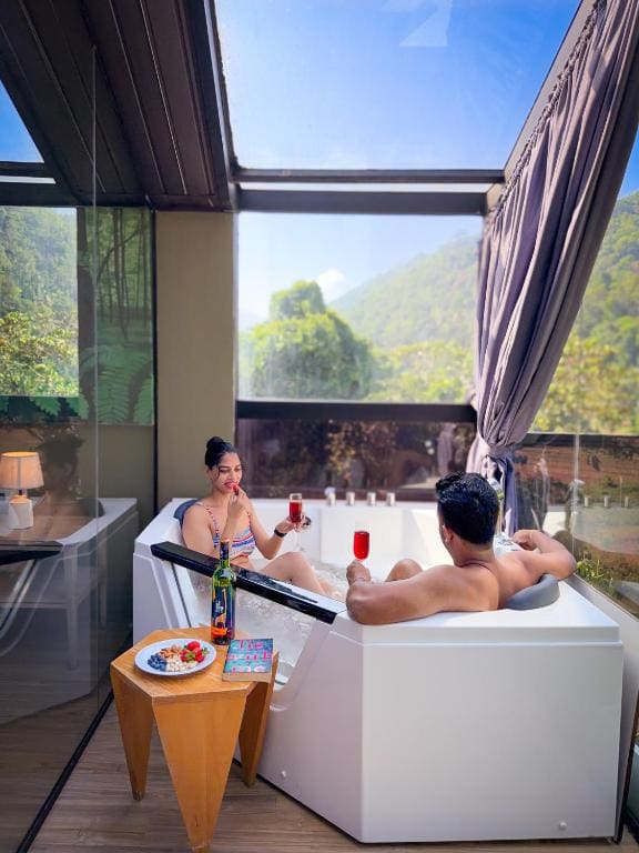 Double Room with Mountain View room - Image 3