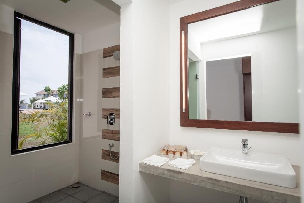 Garden Collection Room with Pool & Ocean View room - Image 2