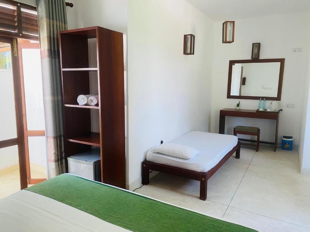 Deluxe Triple Room room - Image 3