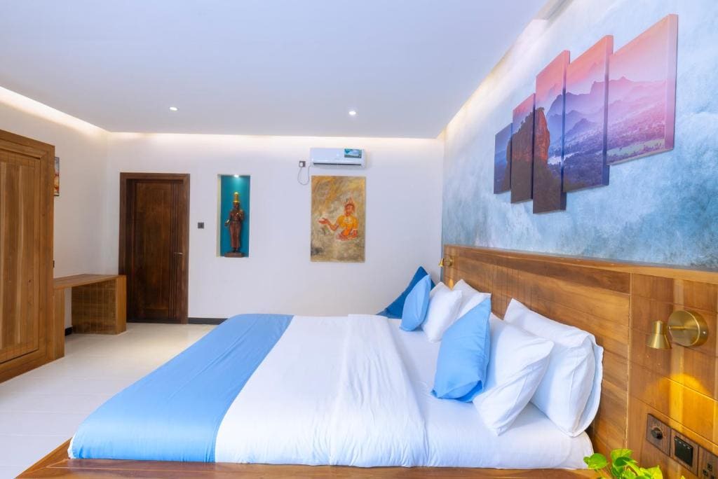 Double Room with Pool View room - Image 2
