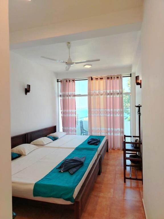 Family Room room - Image 2