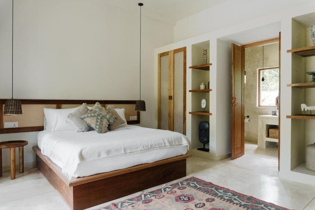 Deluxe Queen Room room - Image 2