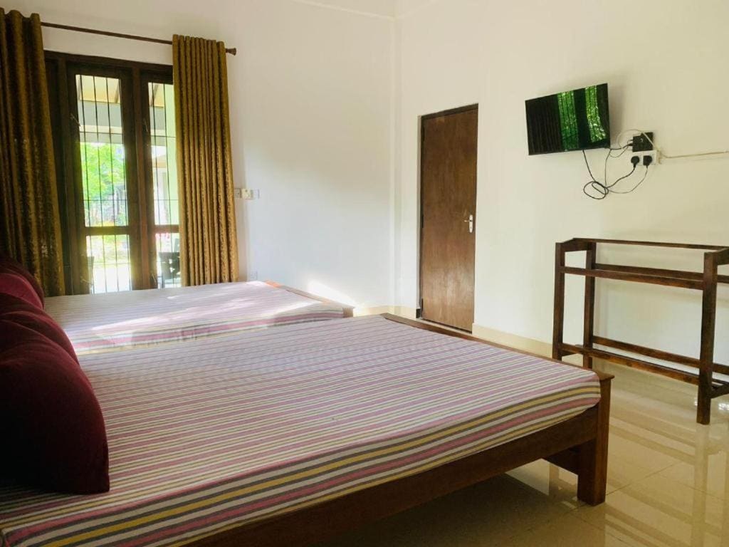 Deluxe Family Room room - Image 1
