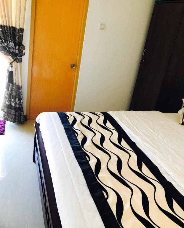 Deluxe Double Room (2 Adults + 1 Child) room - Image 1