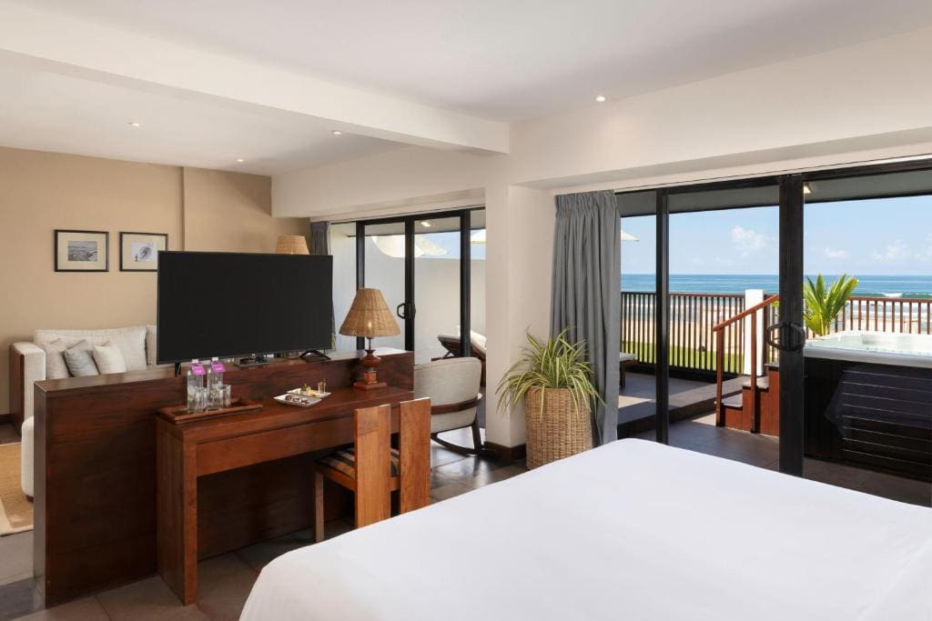 Deluxe Sea View room with Balcony - Room upgrade & Early check in/Late check out on availability + 10% Discount on Food/Beverages & Balinese Spa room - Image 3