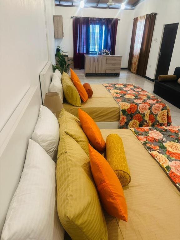 Family Room room - Image 2