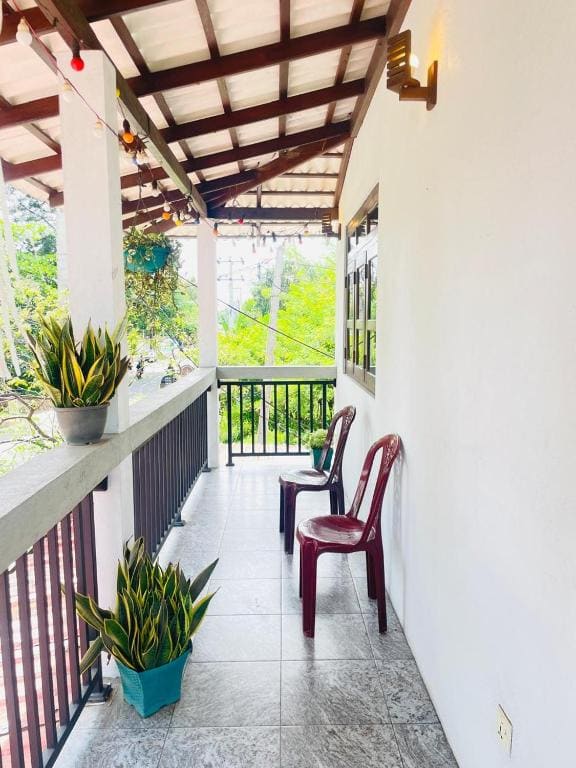 Double Room with Balcony room - Image 2