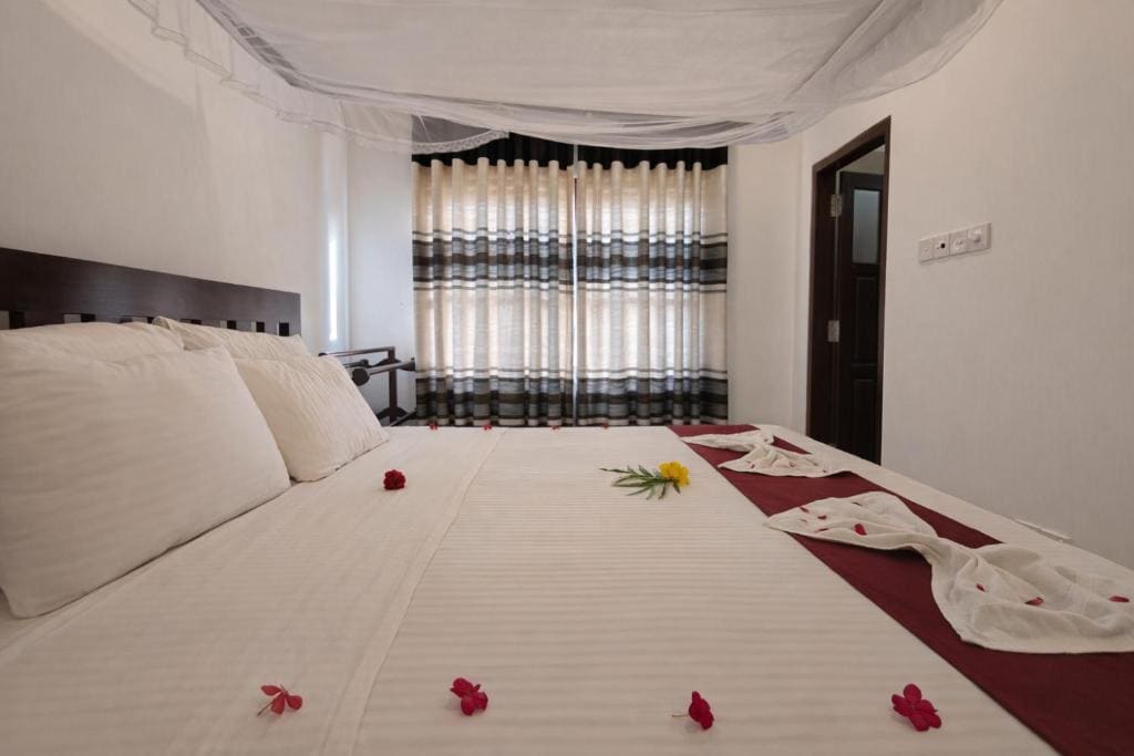 Deluxe Triple Room room - Image 2