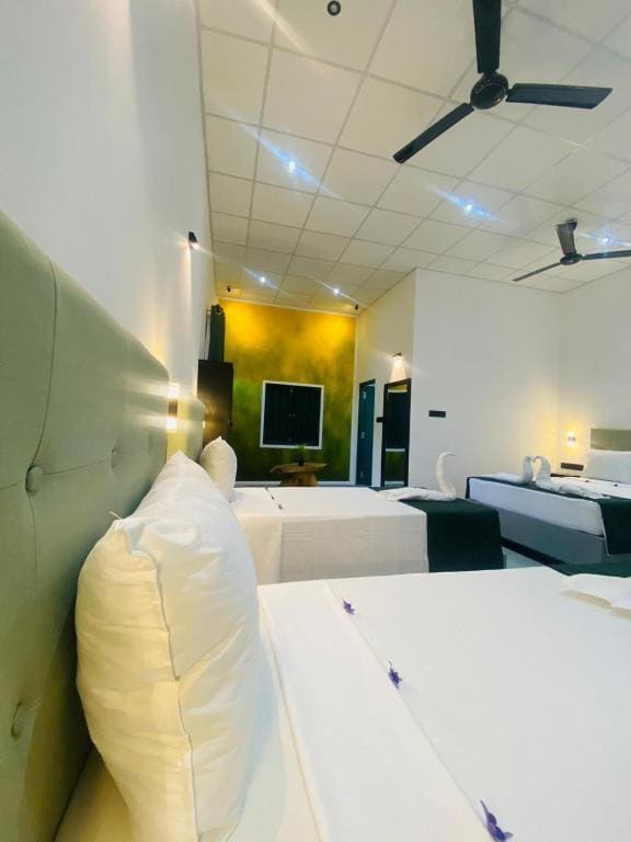 Quadruple Room room - Image 2