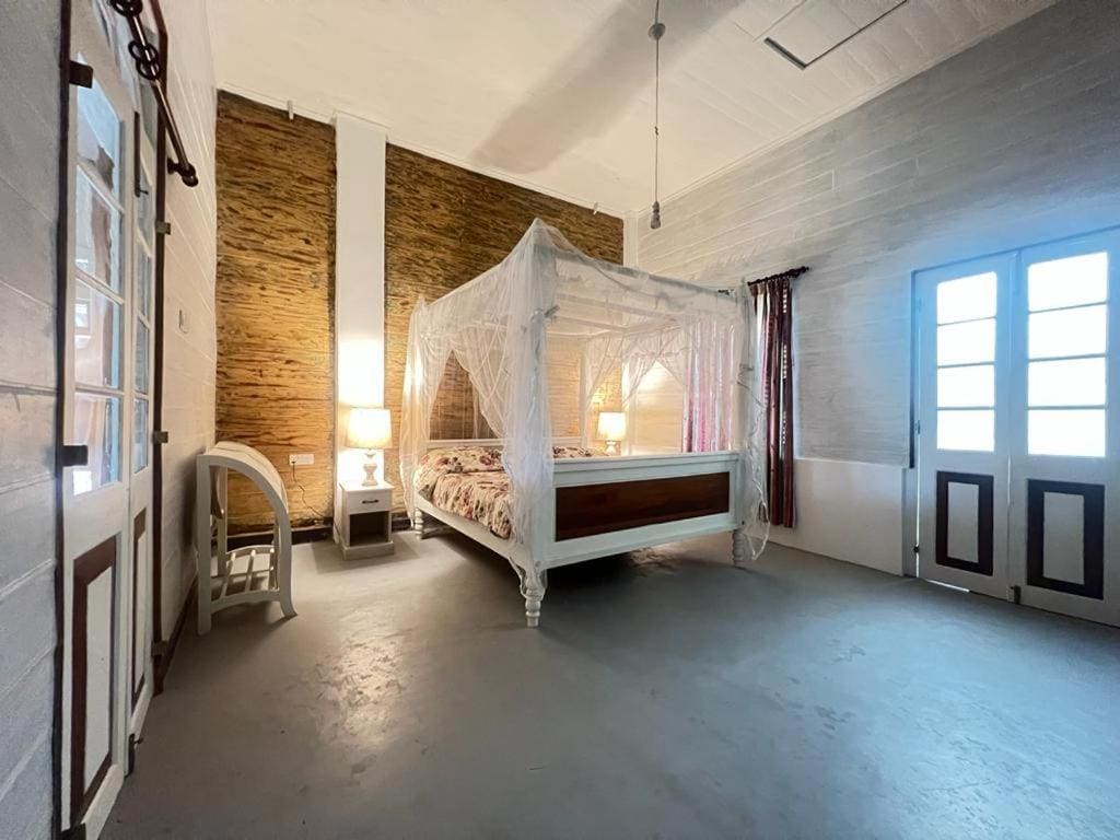 Deluxe King Room room - Image 2