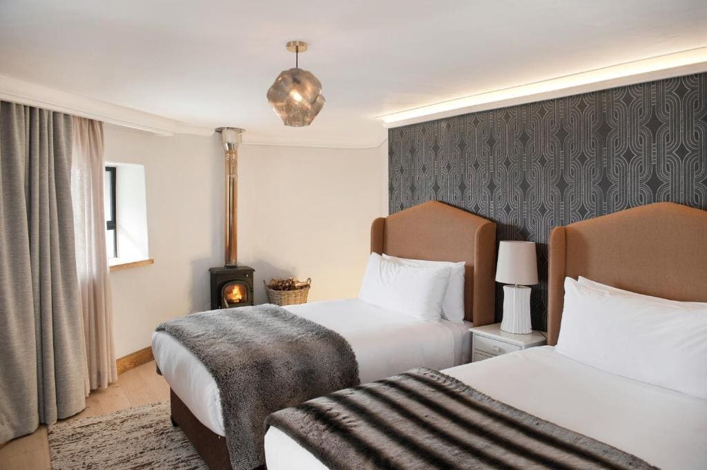 Deluxe Twin Room room - Image 1