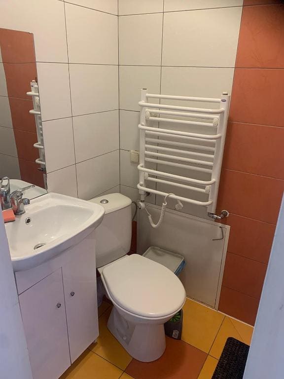 Room room - Image 1