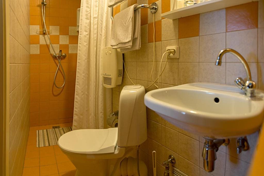 Small Double Room room - Image 3
