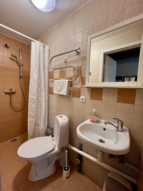 Studio Apartment room - Image 1