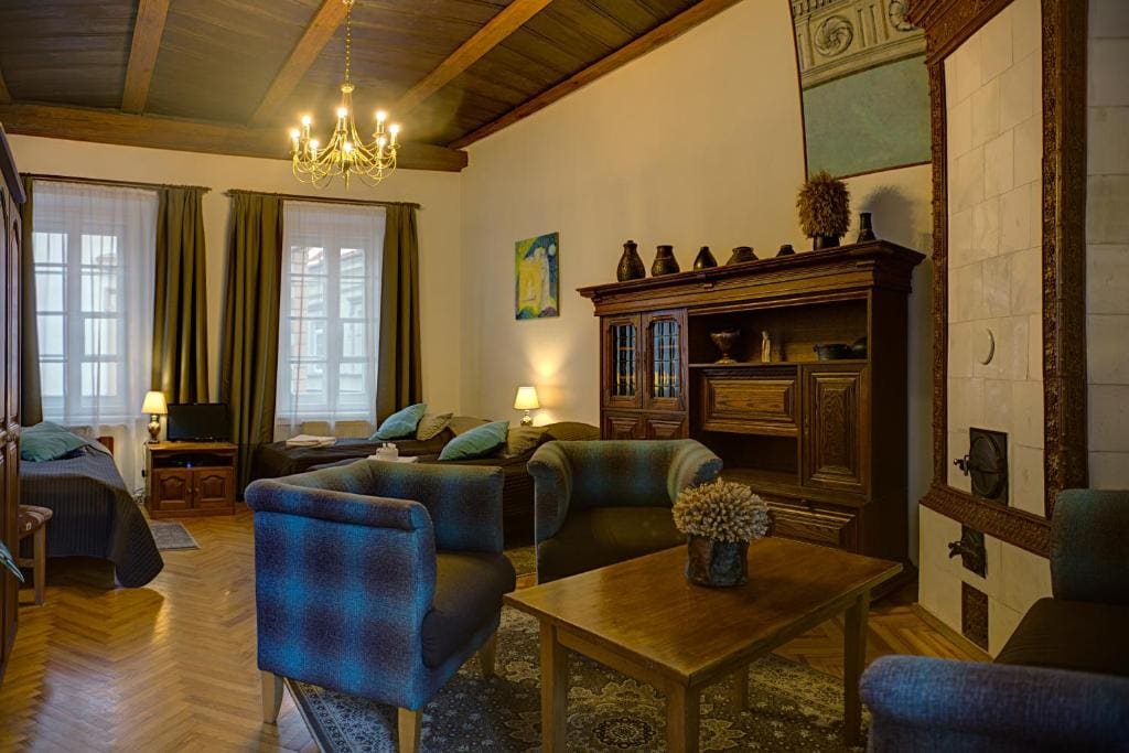 Triple Room with Shared Bathroom room - Image 3