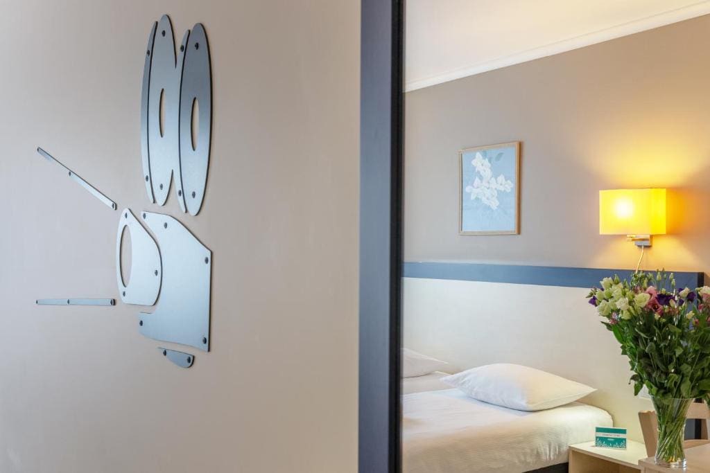 Apartment room - Image 3