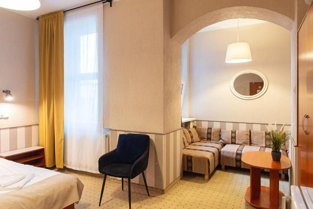 Superior Double Room room - Image 3