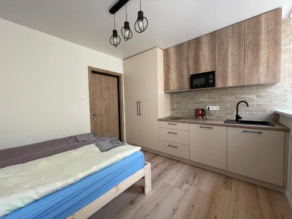Double Room with Shared Bathroom room - Image 3