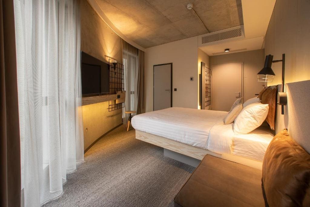 Moxy Queen Sleeper, Guest room, 1 Double room - Image 3