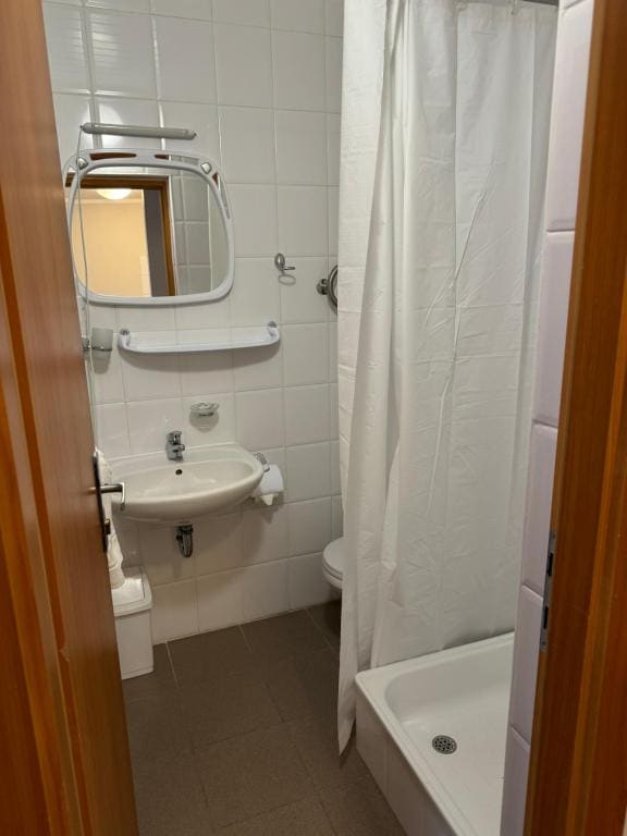 Special Offer - Single Room room - Image 1