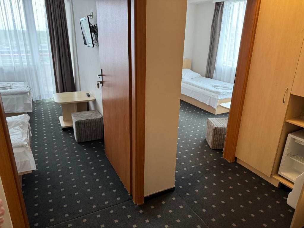Quadruple Room room - Image 3