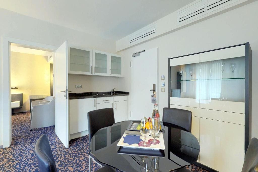 Suite room - Image 1