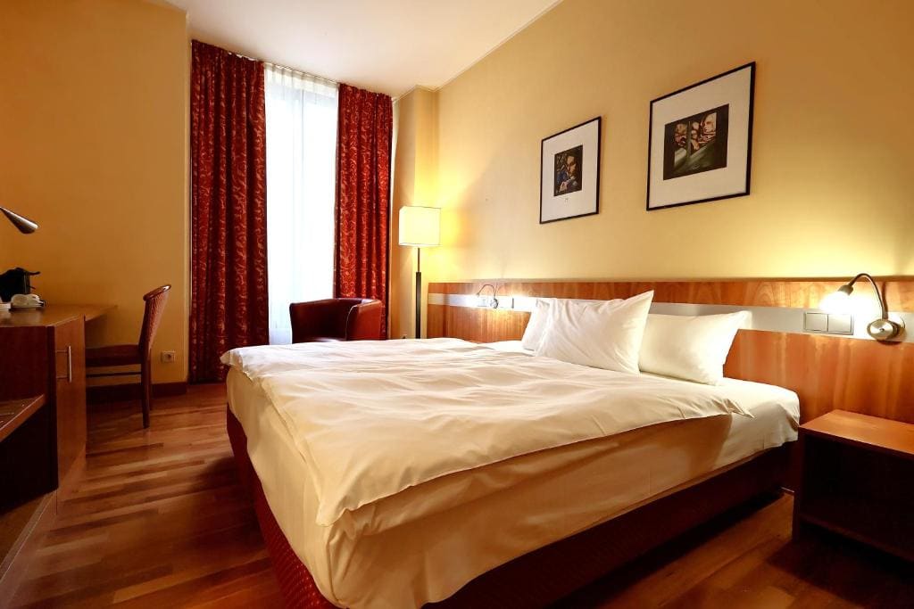 Standard Double Room room - Image 3