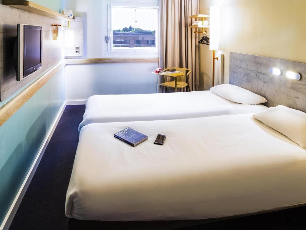 Standard Double Room with Bunk Bed room - Image 1