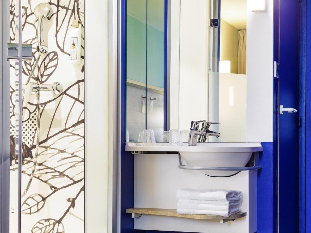 Standard Twin Room room - Image 2