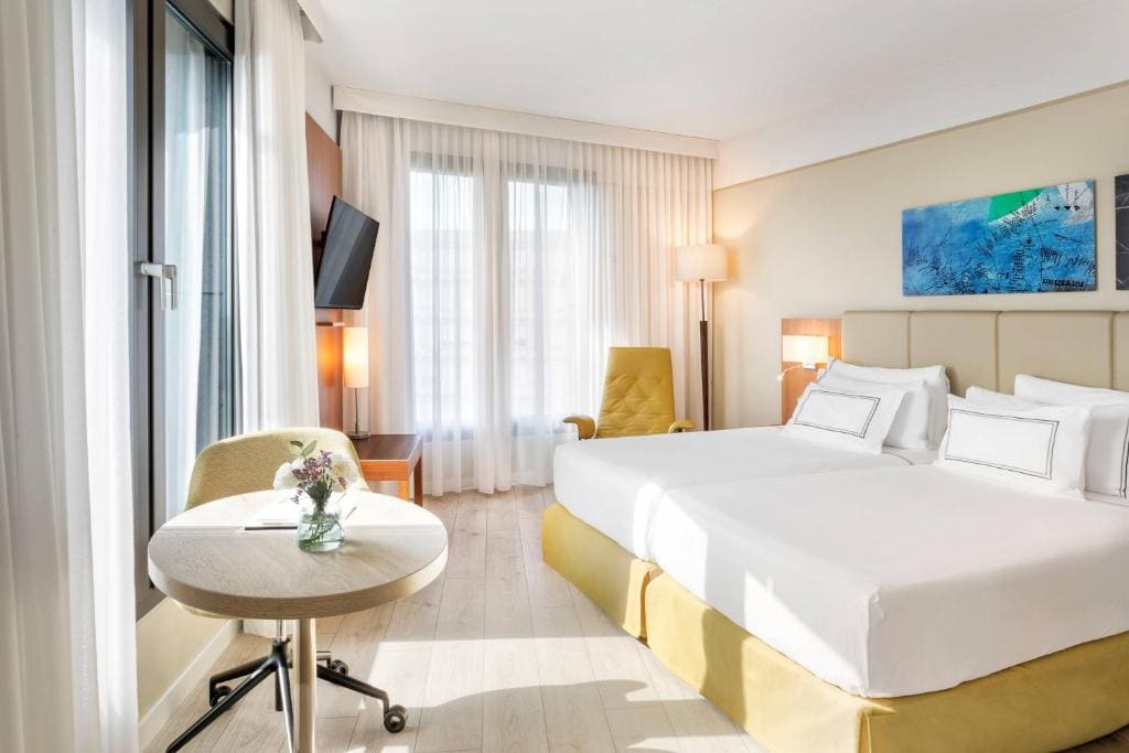 The Level Grand Suite and Executive Lounge Access room - Image 2