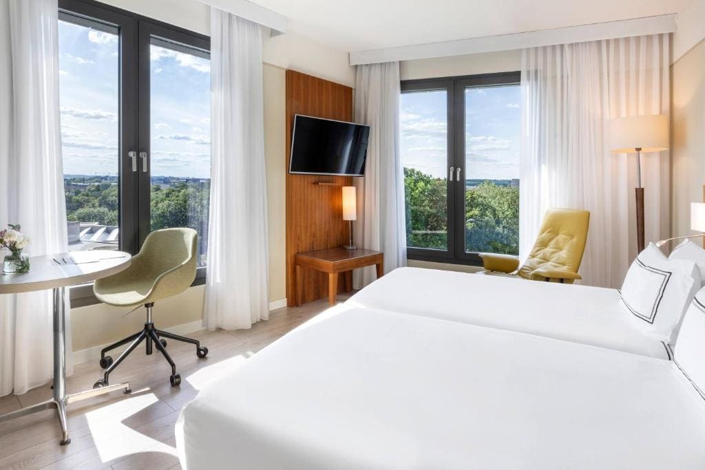 The Level Grand Suite and Executive Lounge Access room - Image 1