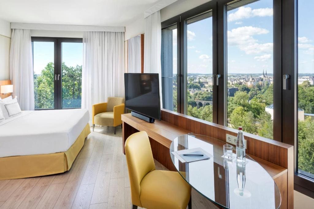 The Level Premium Room with City View and Executive Lounge Access room - Image 3