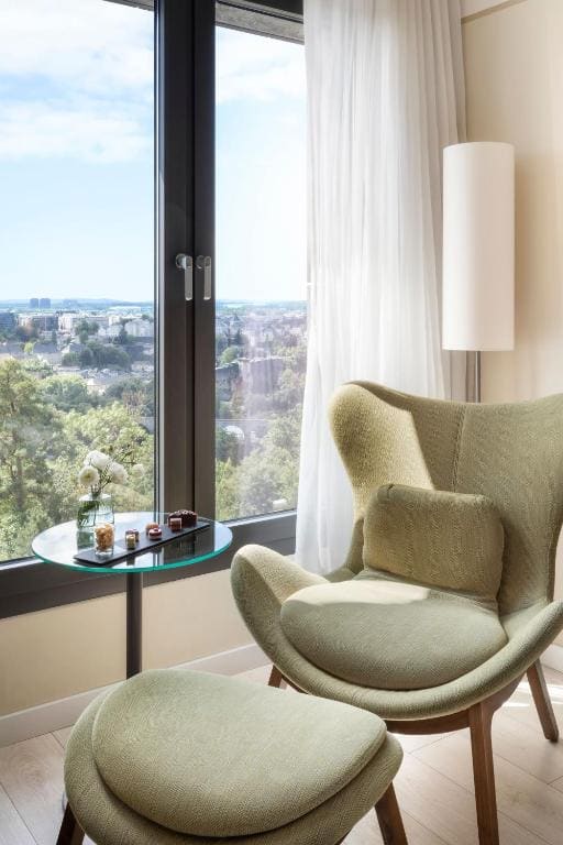 The Level Room with City View and Executive Lounge Access room - Image 2