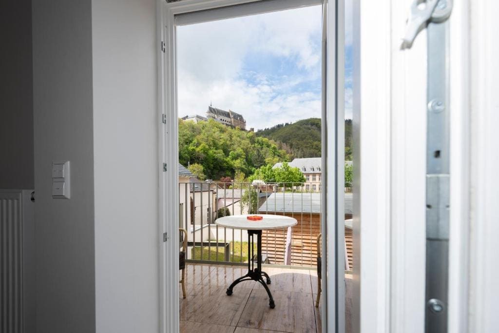 Junior Suite with Balcony room - Image 2
