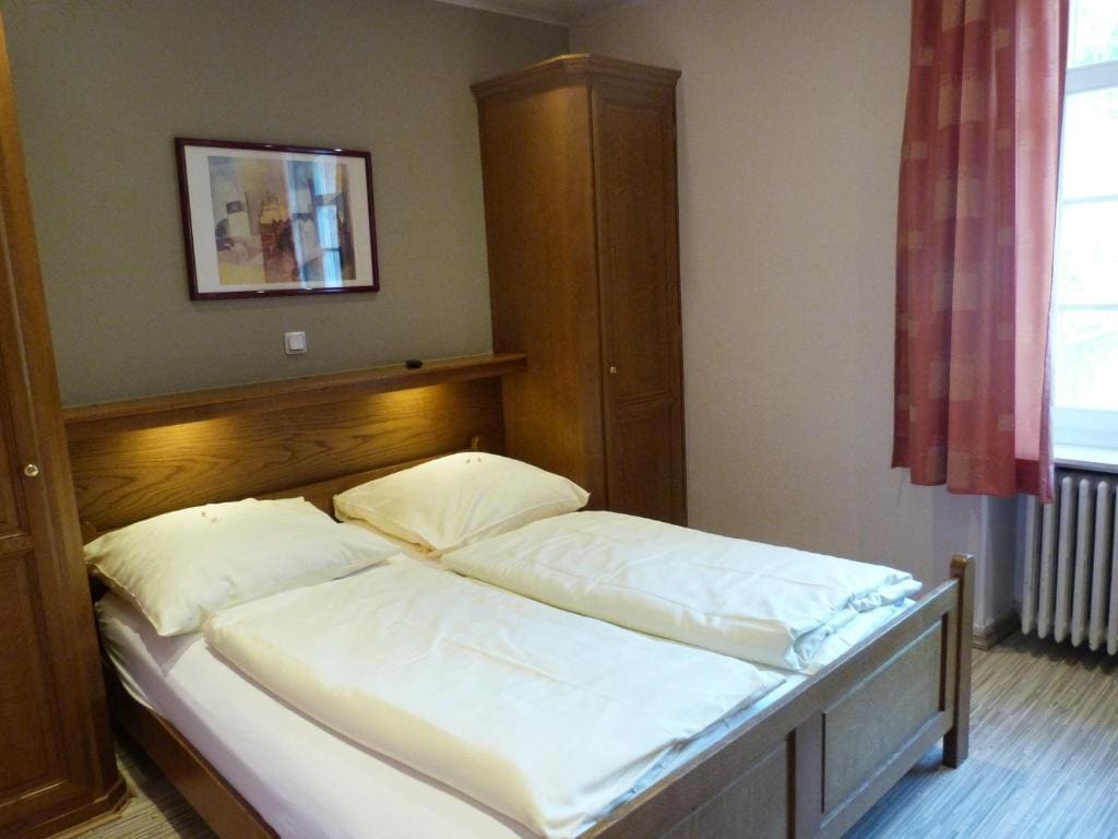 Standard Double or Twin Room room - Image 3