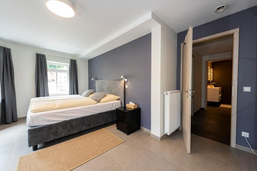Deluxe Family Suite room - Image 3