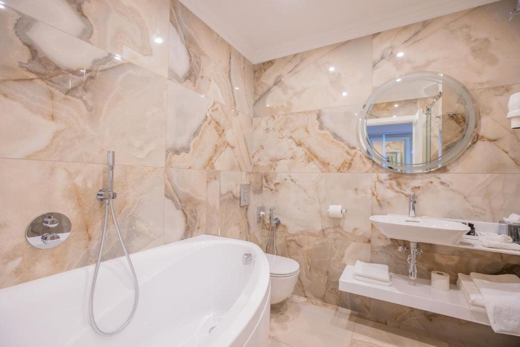 Deluxe Double or Twin Room with Sea View Terrace with Sea Wellness SPA Access room - Image 2