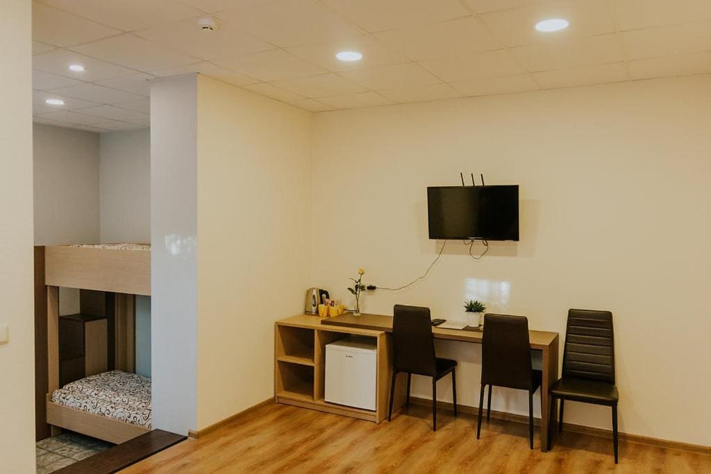 Family Room room - Image 1