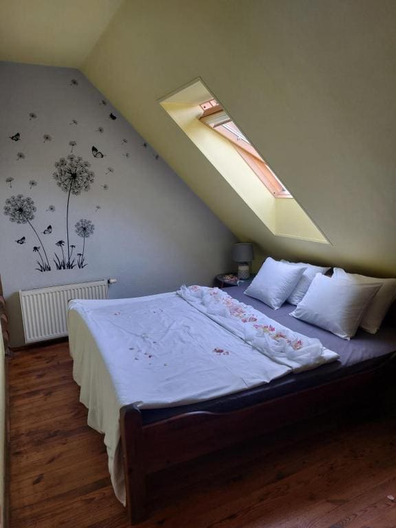 Double Room with Private Bathroom room - Image 2
