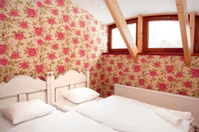 Budget Twin Room room - Image 3