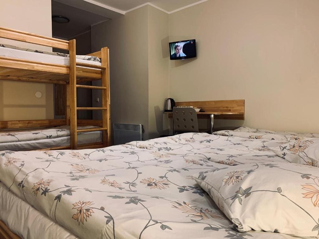 Standard Family Room room - Image 1