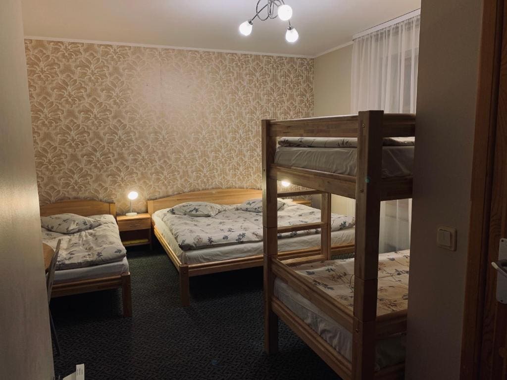 Standard Family Room room - Image 3
