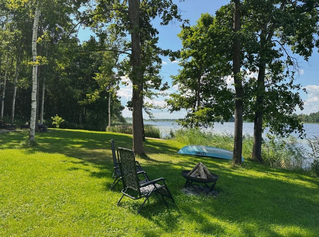 Double Room with Lake View room - Image 2