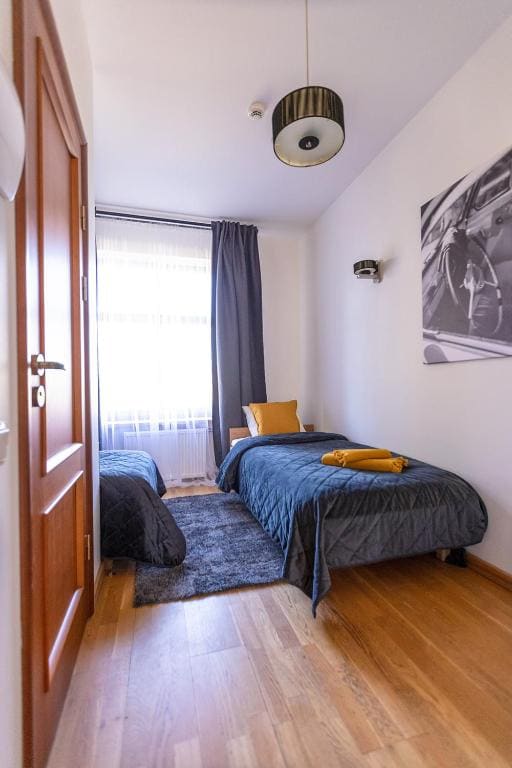Small Twin Room room - Image 3
