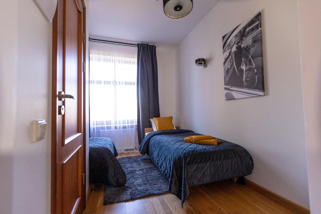 Small Twin Room room - Image 2