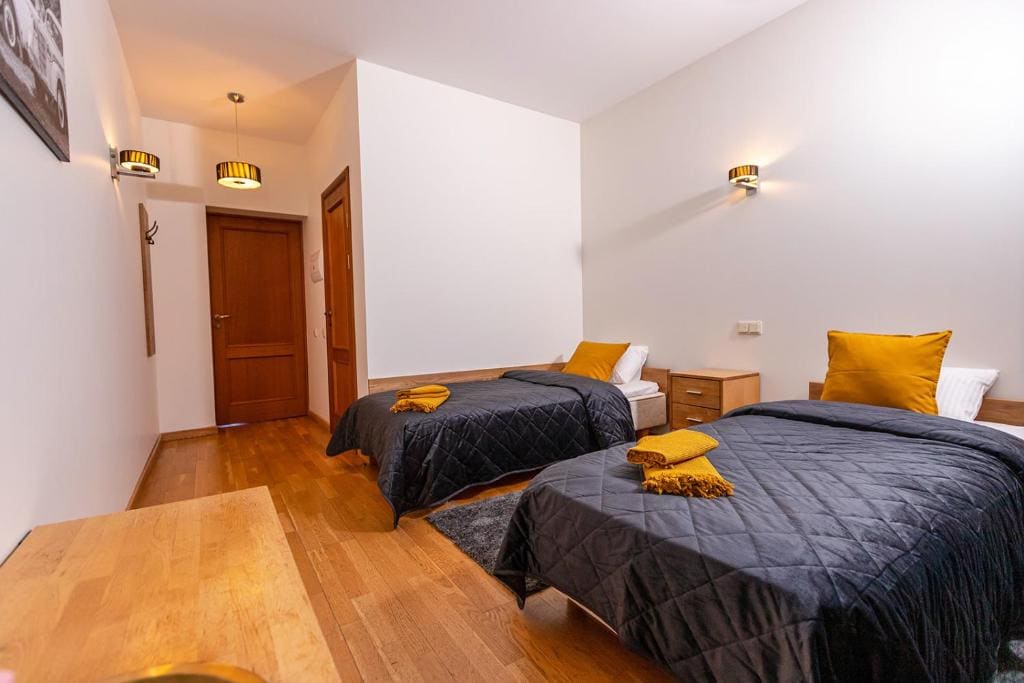 Standard Twin Room room - Image 3