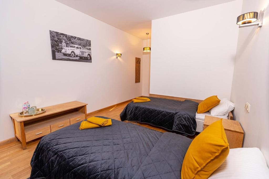 Standard Twin Room room - Image 2