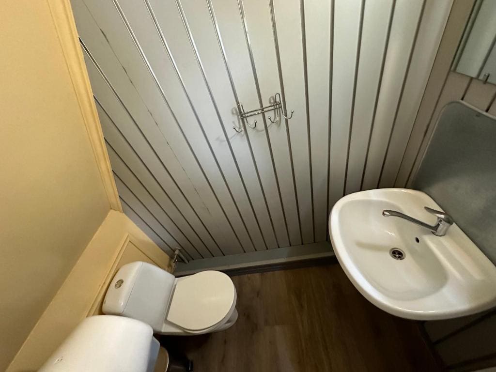 Cottage room - Image 2